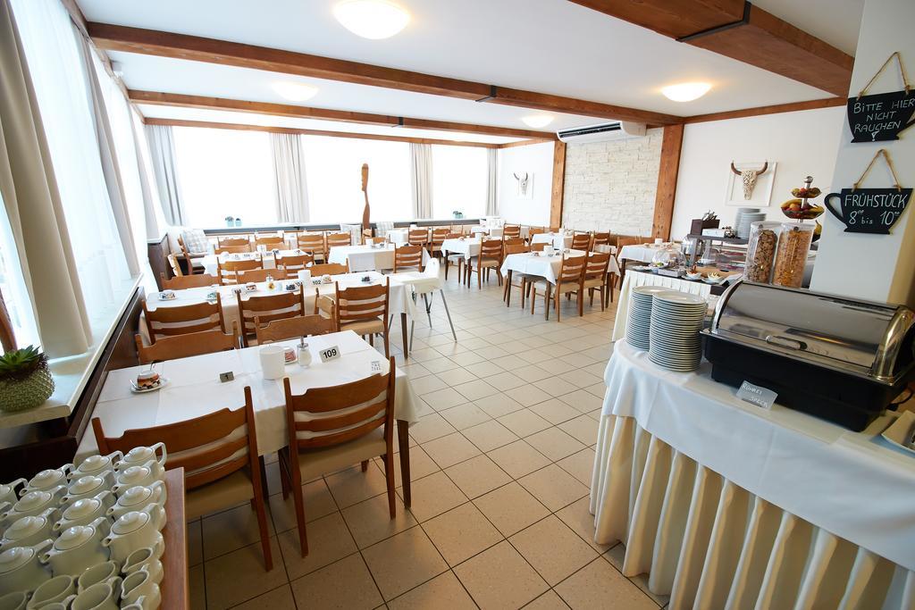 Hotel & Restaurant Seehof Подерсдорф-ам-Зе Экстерьер фото